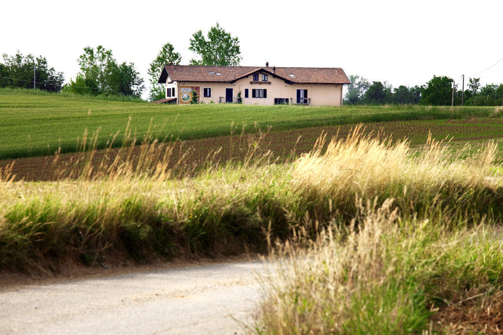 Cascina Papa Mora Vila Cellarengo Exterior foto